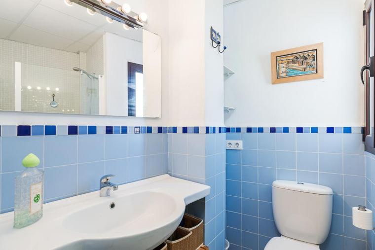 Apartamento El Patio コニル・デ・ラ・フロンテラ エクステリア 写真